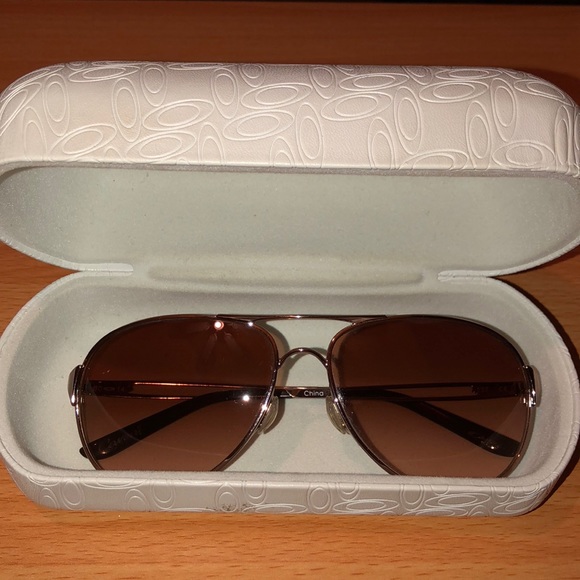 Oakley Accessories - Oakley Aviator Sunglasses